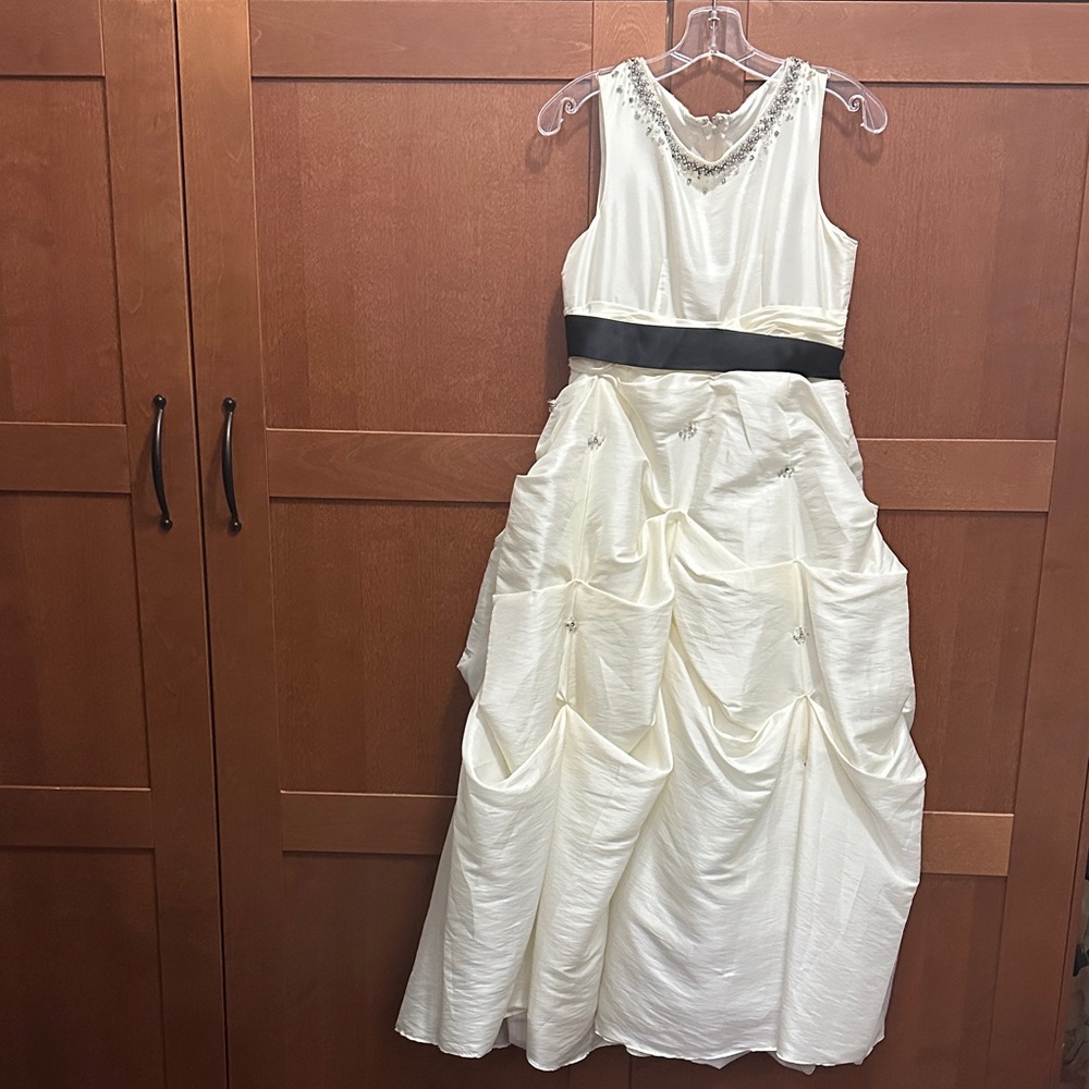 Elegant Cream Kids Formal Dress